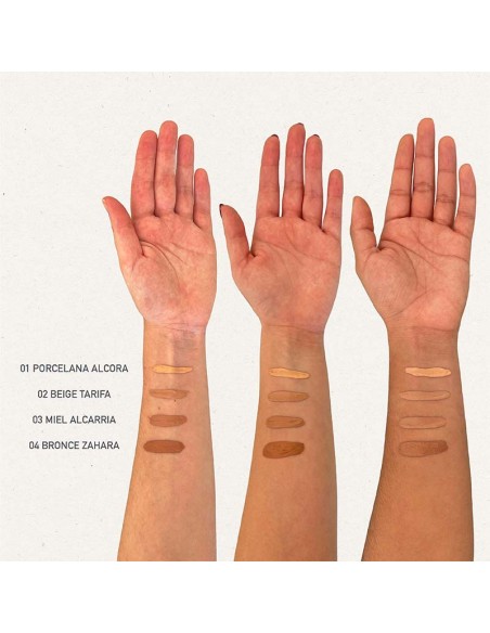 Imangen de 3 brazos con diferente tonalidad que hacen comparativos de color de los otros maquillajes