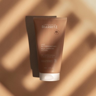Autobronceador hidratante Laboratoires de Biarritz en tubo marrón