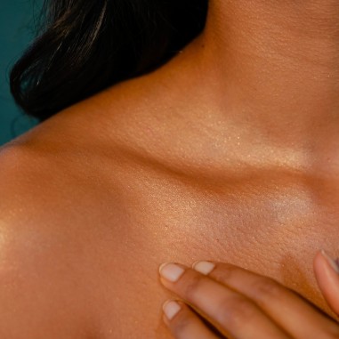Efecto iluminador en la piel crema corporal Laboratoires de Biarritz